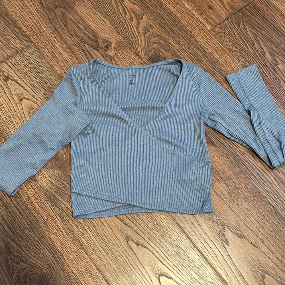 Hollister blue long sleeve top size xs
